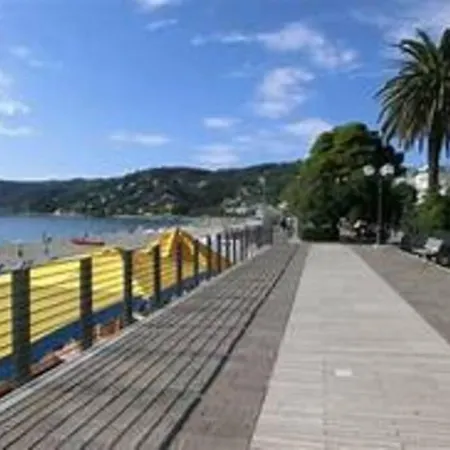 Confortevole A 3 Minuti Dal Mare アパート